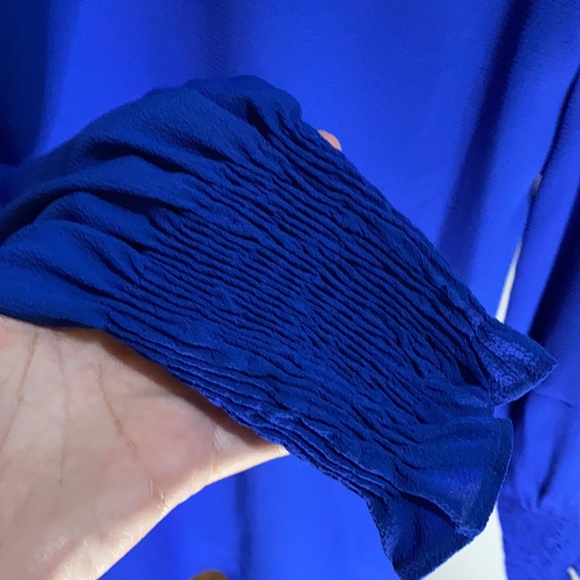 LORD AND TAYLOR. Colour is fab. Sleeves are gorgeous. - Picture 4 of 4